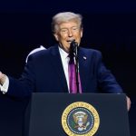 Donald Trump augura un «nuevo amanecer» y cambios políticos en Cuba