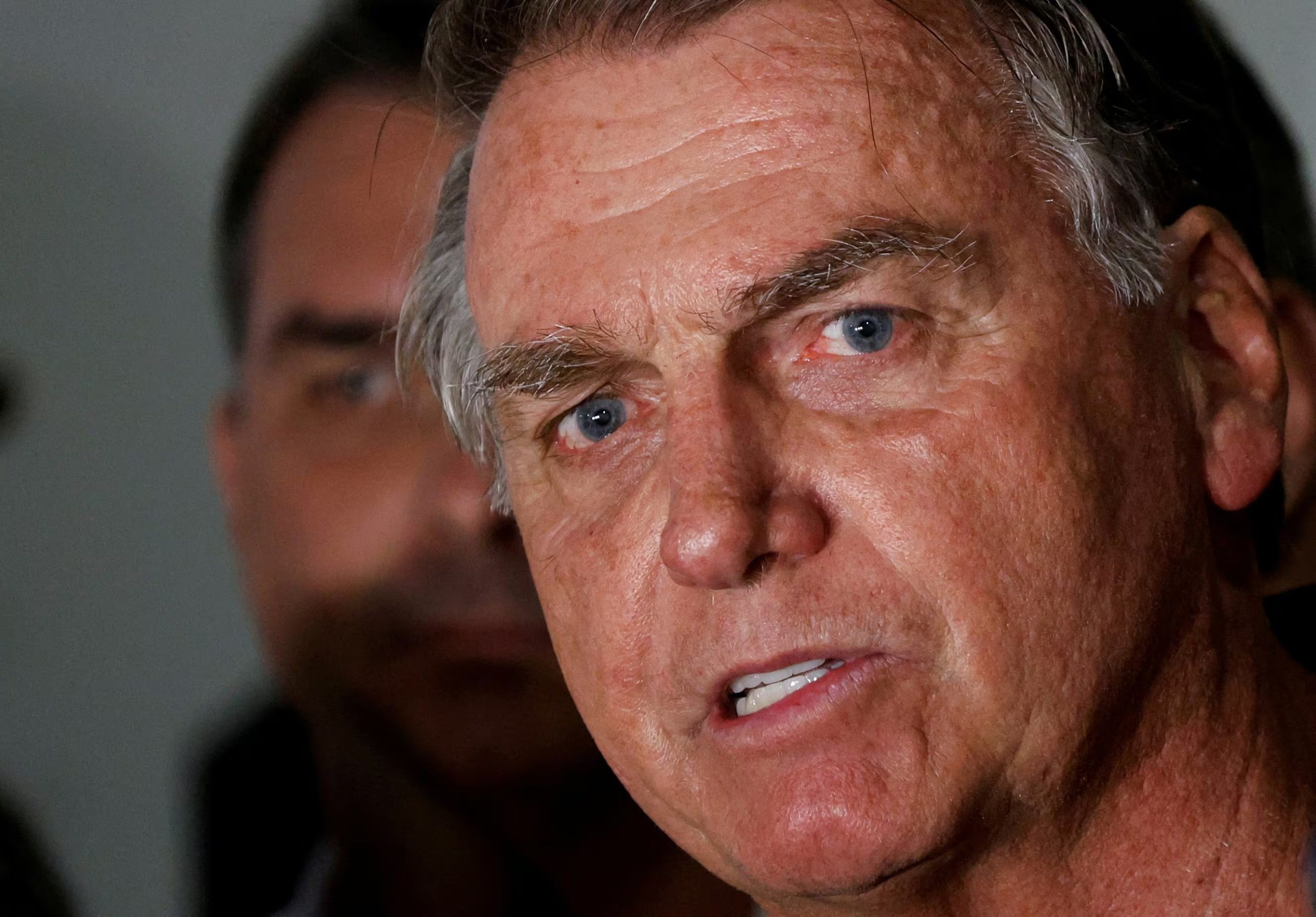 El ex presidente de Brasil Jair Bolsonaro a su llegada al Aeropuerto Internacional de Brasilia (REUTERS/Adriano Machado/Archivo)