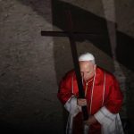 León XIV lidera el Via Crucis con un duro mensaje contra la guerra