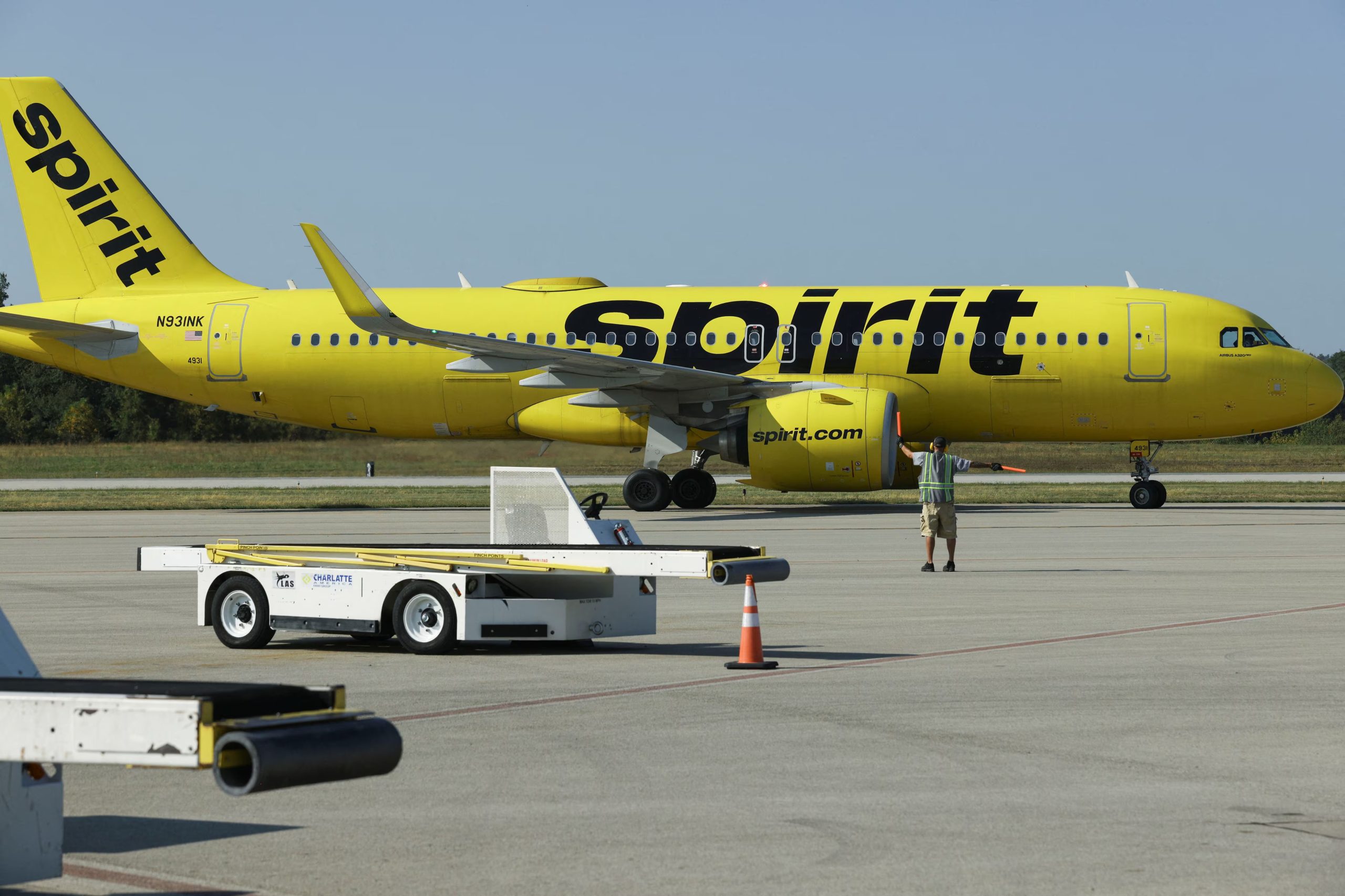 La cancelación de la fusión entre Spirit Airlines y JetBlue Airways por causas antimonopolio impidió el acceso a nuevos capitales y alianzas estratégicas. (REUTERS/Quinn Glabicki)