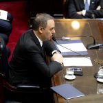 Manuel Adorni niega delitos y asegura que no renunciará a su cargo en Argentina