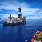 Petróleo cae a 98 dólares ante posibles diálogos entre EEUU e Irán