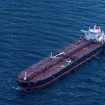 EE.UU. prolonga exención de sanciones al crudo ruso por crisis energética