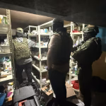 Fuerzas Armadas desmantelan instalación clandestina de fármacos en Guayaquil