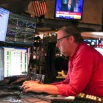 Wall Street roza máximos ante posibles diálogos entre EE. UU. e Irán