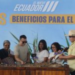 El gobierno de Daniel Noboa impulsa a Manabí con la entrega de insumos agroproductivos, becas y oportunidades de estudio superior en la provincia