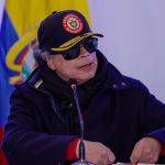 Petro cancela alza de aranceles al 100% para productos de Ecuador