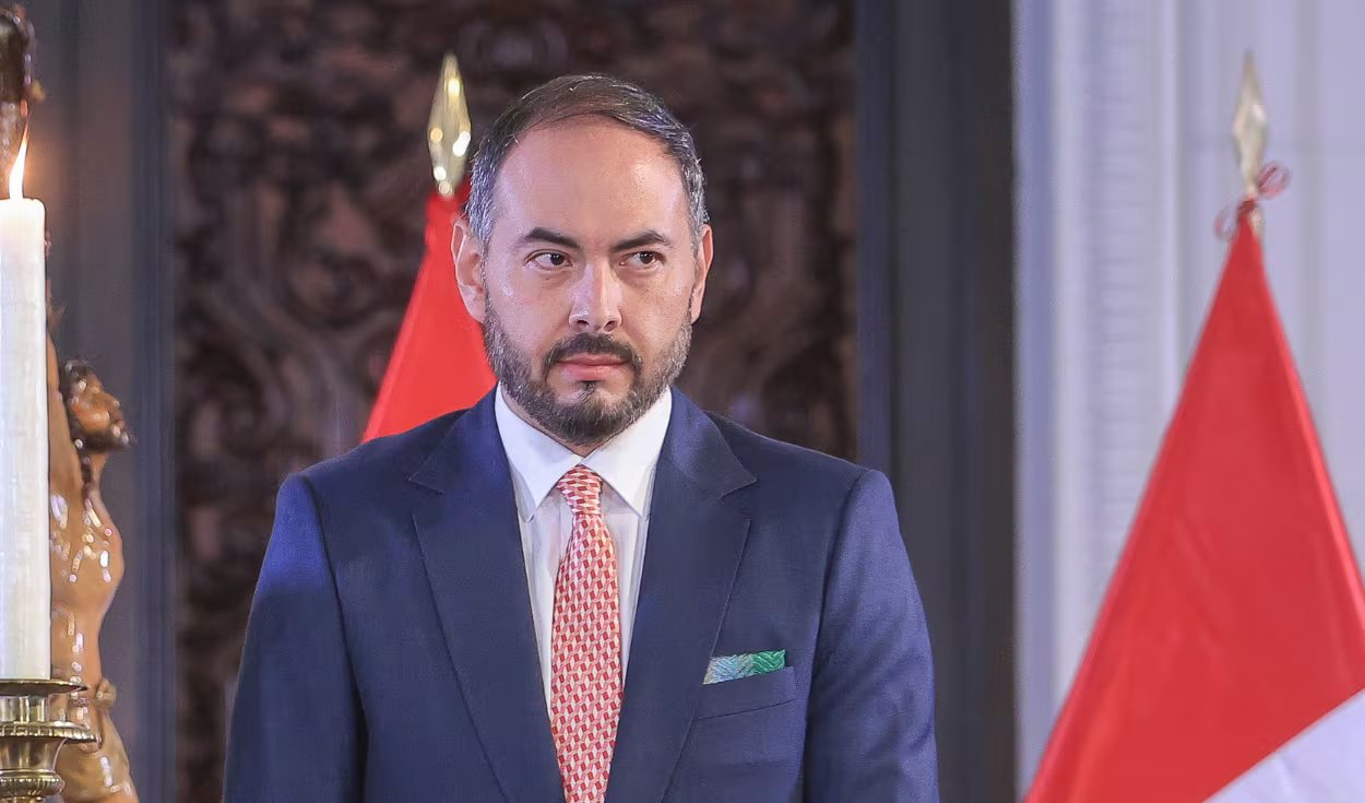 Ministro de Defensa, Amadeo Javier Flores Carcagno, pide asistir a la comisión de Defensa para informar sobre las muertes en Colcabamba.