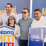 Gobierno entrega viviendas de interés social y títulos de propiedad en Manabí