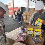 Aduana decomisa tres contenedores con material escolar y juguetes de contrabando