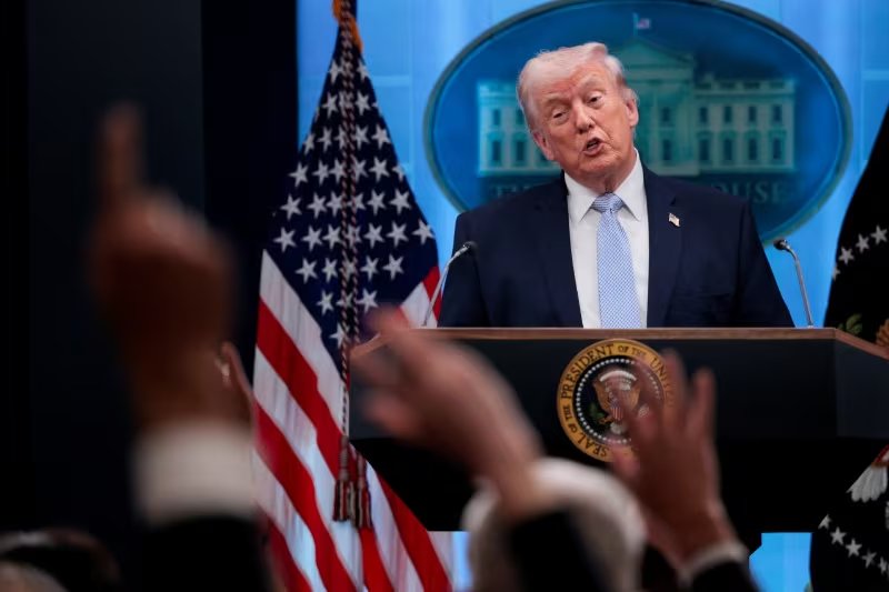 El presidente estadounidense afirmó que los líderes iraníes “son mucho más razonables en persona” y anticipó que las negociaciones podrían dar resultados en breve (REUTERS/Evan Vucci/Foto de archivo)