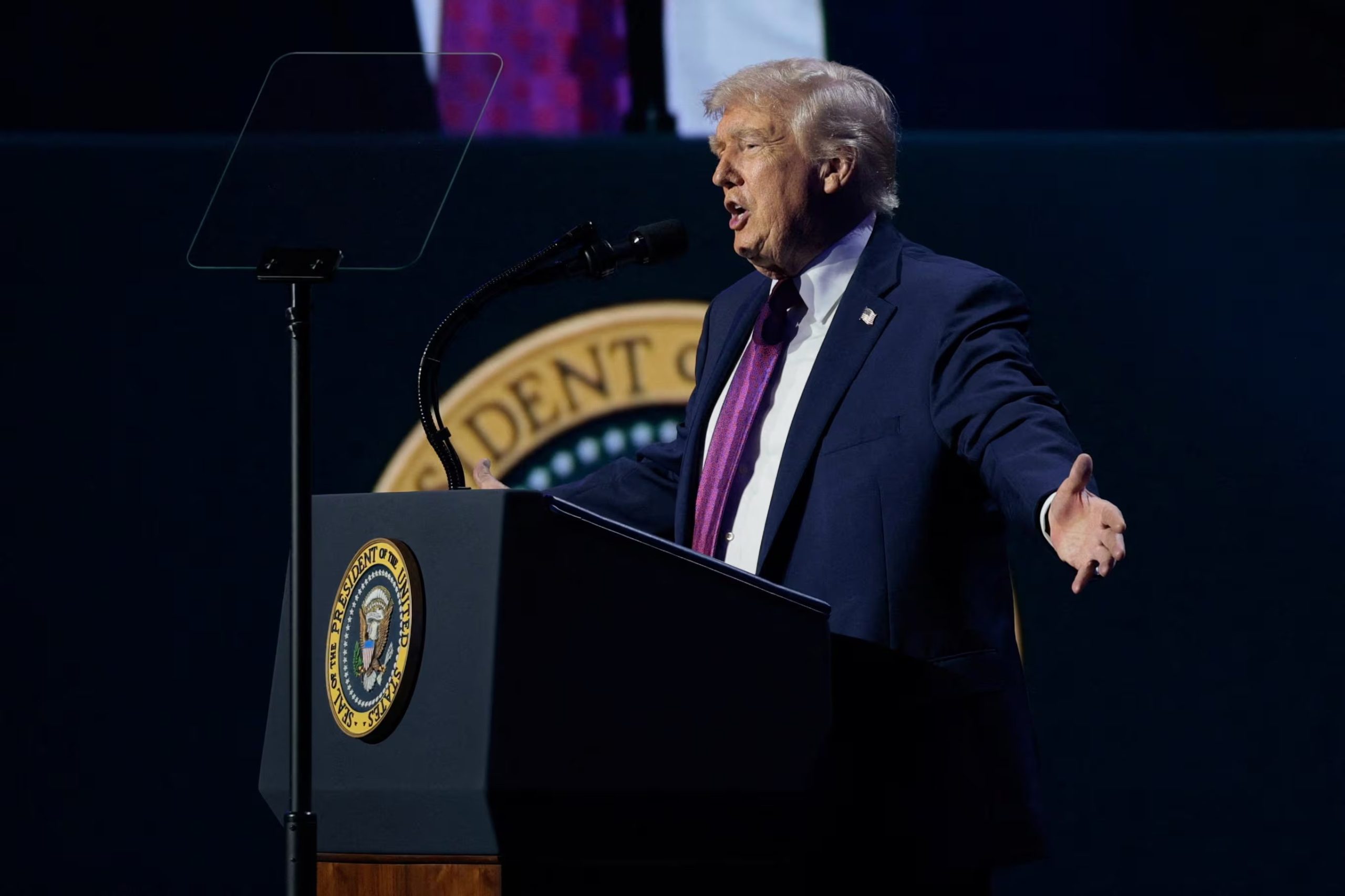 El proceso de divulgación incluye archivos vinculados a fenómenos aéreos no identificados, vida extraterrestre y datos asociados (REUTERS/Evan Vucci).