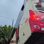 Siniestro entre bus y vehículo en La Troncal: una persona fallecida y otra gravemente herida