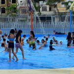 Altas temperaturas en Guayaquil convierten a los parques acuáticos en el refugio principal