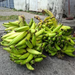 Del bolón al caldo: la caída del precio del verde mueve las compras en Guayaquil