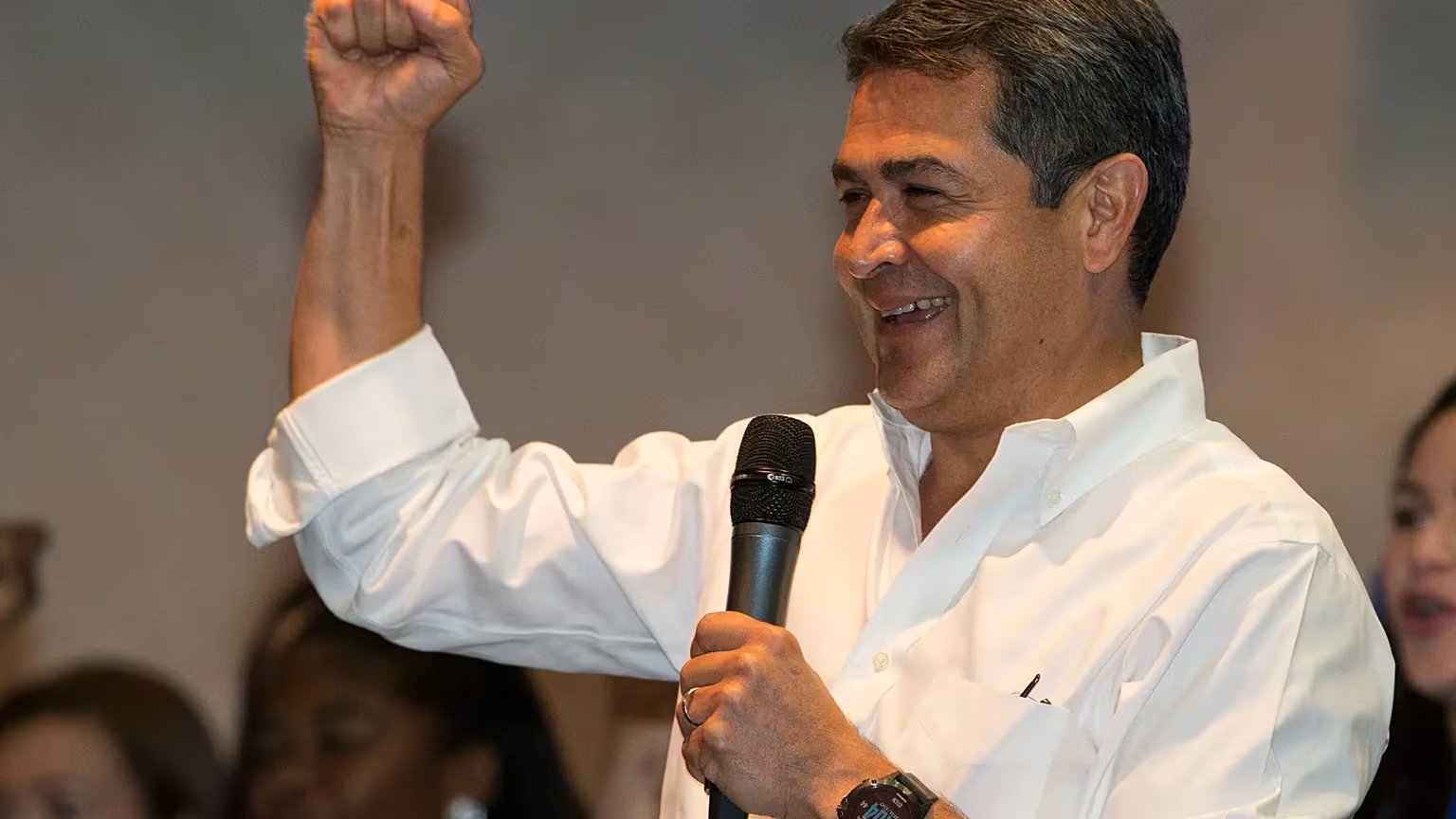 El expresidente Juan Orlando Hernández rechazó los audios y aseguró que no corresponden a su voz. (FOTO: EURO NEWS)