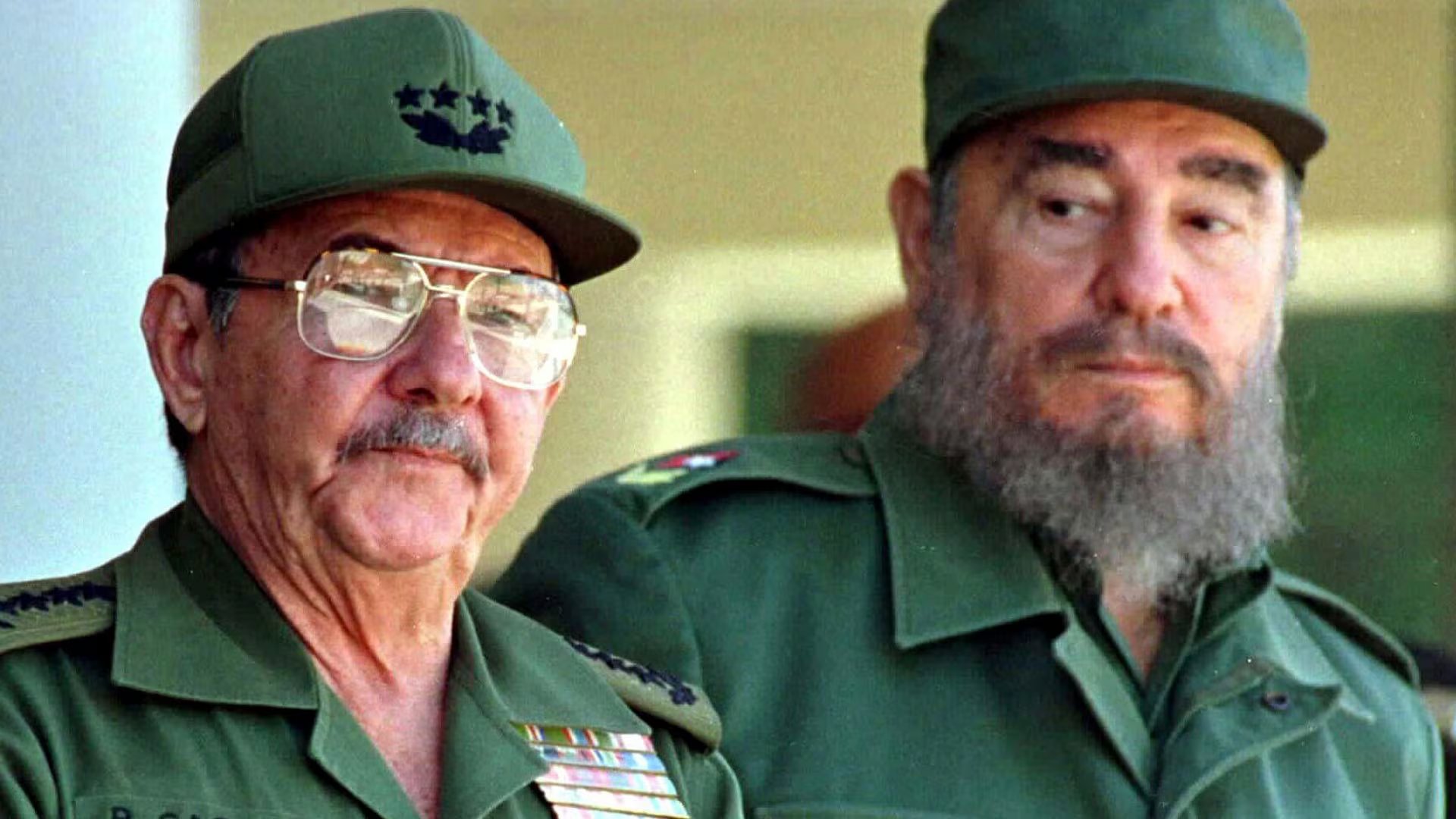 Raúl y Fidel Castro