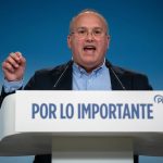 Tellado acusa a Sánchez de esconderse y pedir voto telemático para no dar la cara