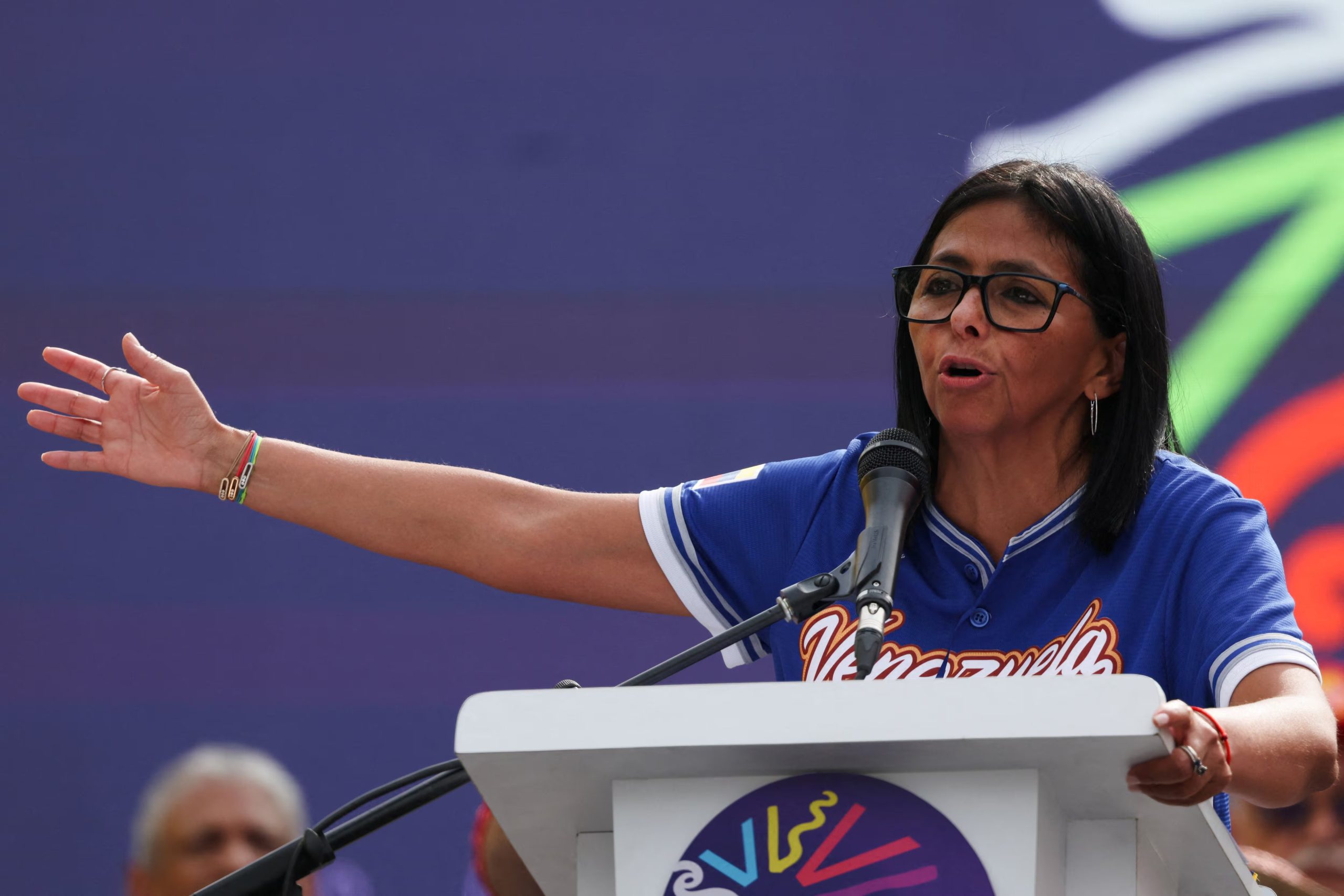 La presidenta interina de Venezuela, Delcy Rodríguez, se dirige a sus seguidores durante un acto en Caracas, Venezuela, el 30 de abril de 2026 (REUTERS/Leonardo Fernandez Viloria)