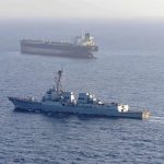 Washington desvía 84 buques en Ormuz y suspende ataque contra Irán