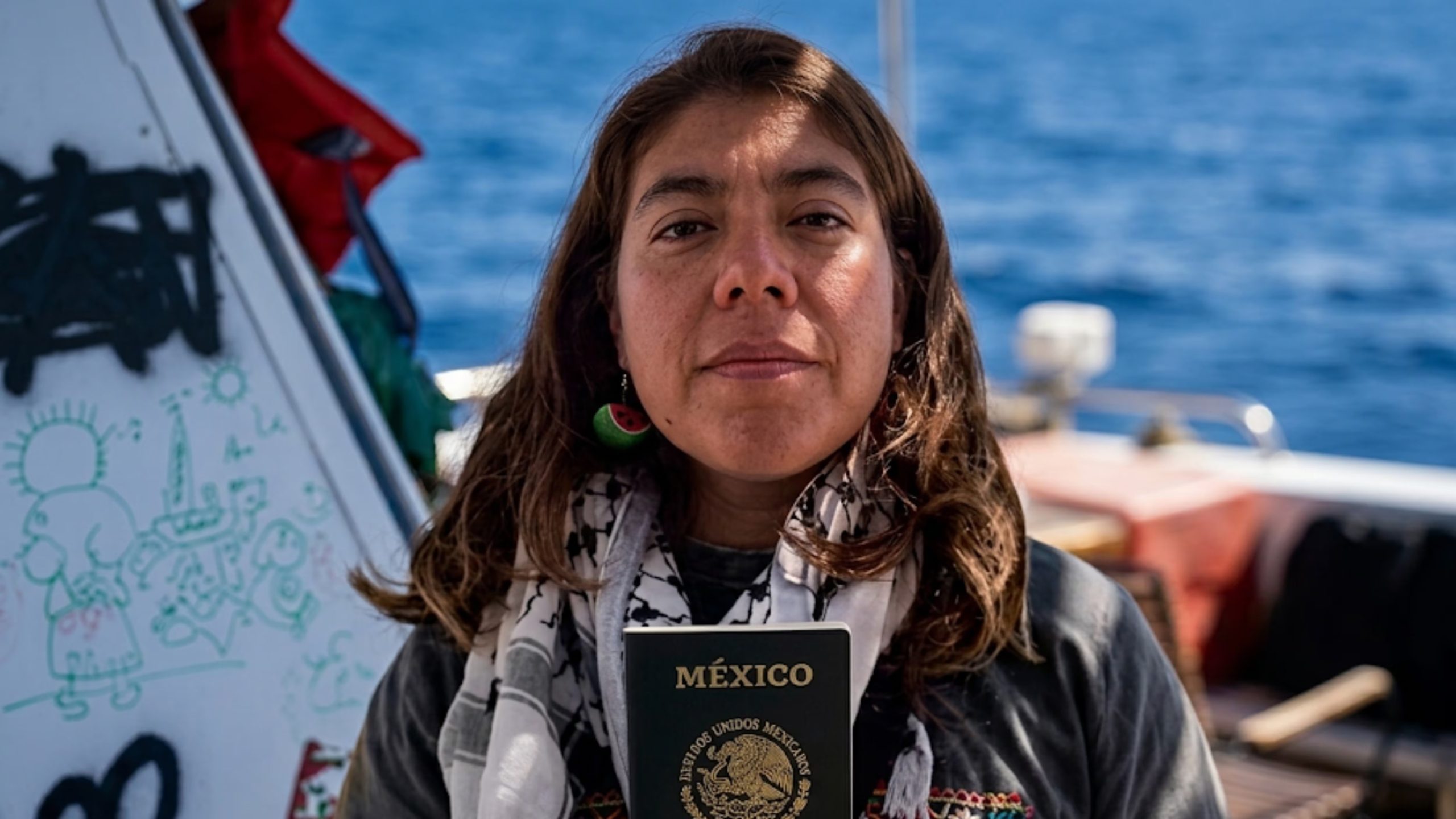 Un operativo marítimo frente a las costas de Chipre detuvo la embarcación donde viajaba Paulina del Castillo Poblano junto a otros activistas mexicanos, quienes intentaban llevar ayuda humanitaria a Gaza y enviaron mensajes de auxilio. (Infobae-Itzallana)
