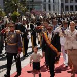 Alvarito y Furio Noboa, hijos del presidente, se roban las miradas de ternura en la sesión solemne presidencial: Marcan tendencia con sus trajes combinados