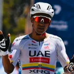 Jhonatan Narváez hace historia en el Giro de Italia y vestirá la Maglia Ciclamino
