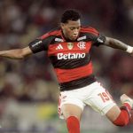 PREOCUPACIÓN EN LA TRI: Gonzalo Plata no pudo terminar el partido con Flamengo debido a molestias físicas