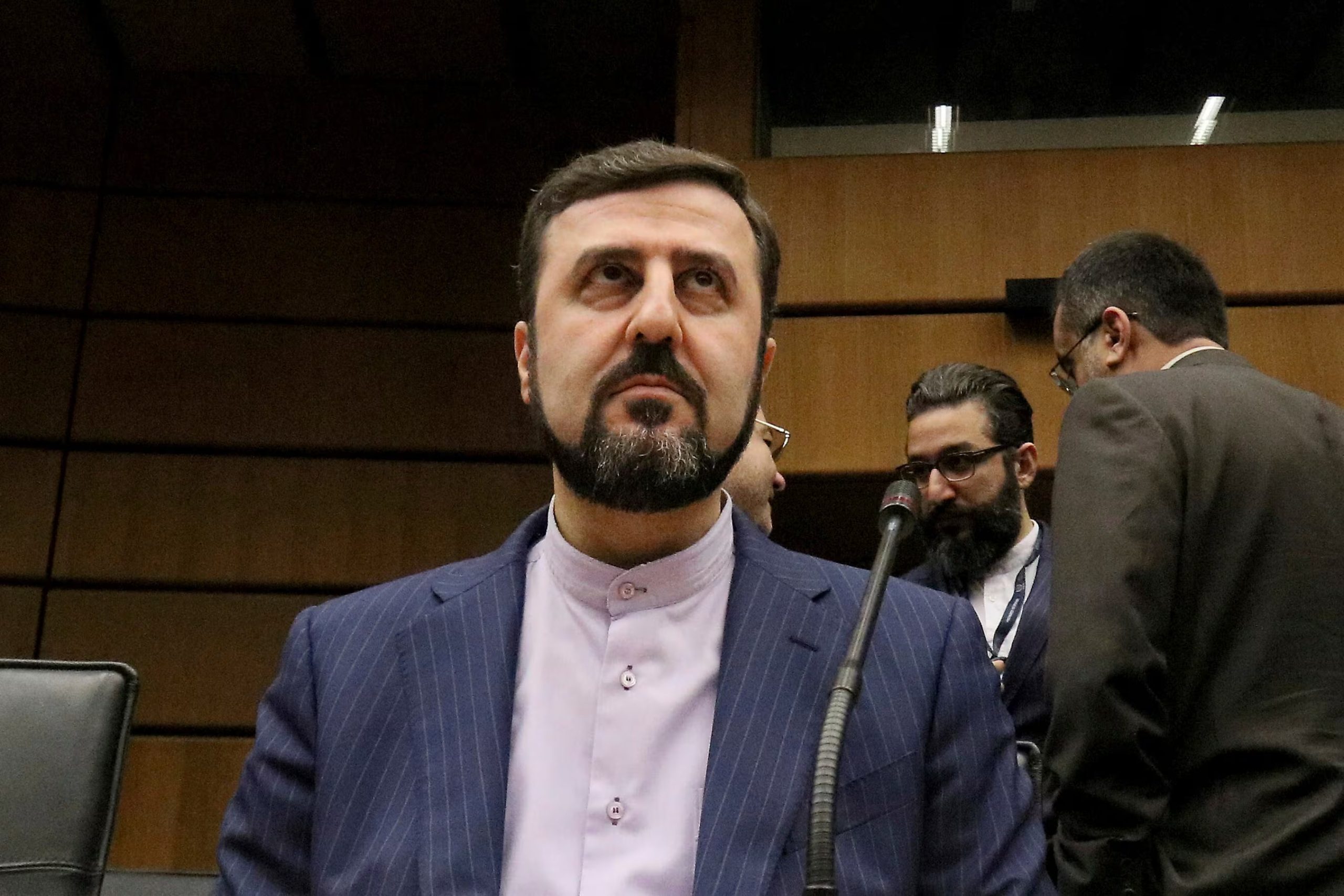 El embajador de Irán ante la Agencia Internacional de Energía Atómica, Kazem Gharibabadi (AP Foto/Ronald Zak, Archivo)