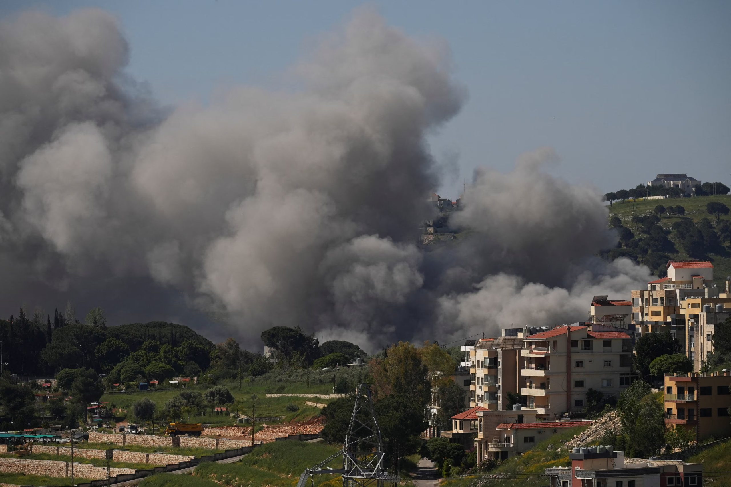 Irán exige un alto el fuego en Líbano, donde continúan las tensiones entre Israel y el grupo terrorista Hezbollah (REUTERS/Archivo)