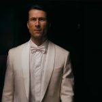 Glen Powell se reinventa como heredero letal en la película Jugada maestra