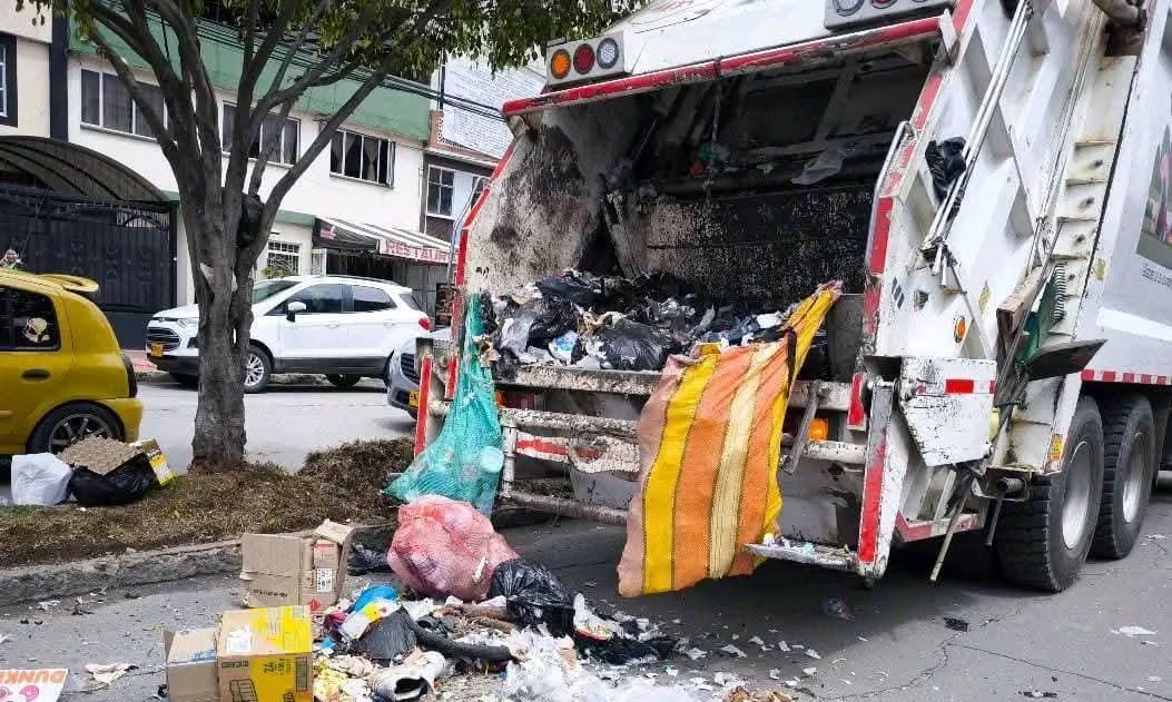 Diversas pesquisas advierten que el mecanismo descubierto en Duitama, Sogamoso y Tunja podría extenderse a ciudades como Bogotá por vacíos en el control institucional - crédito @OleManoComunica/X