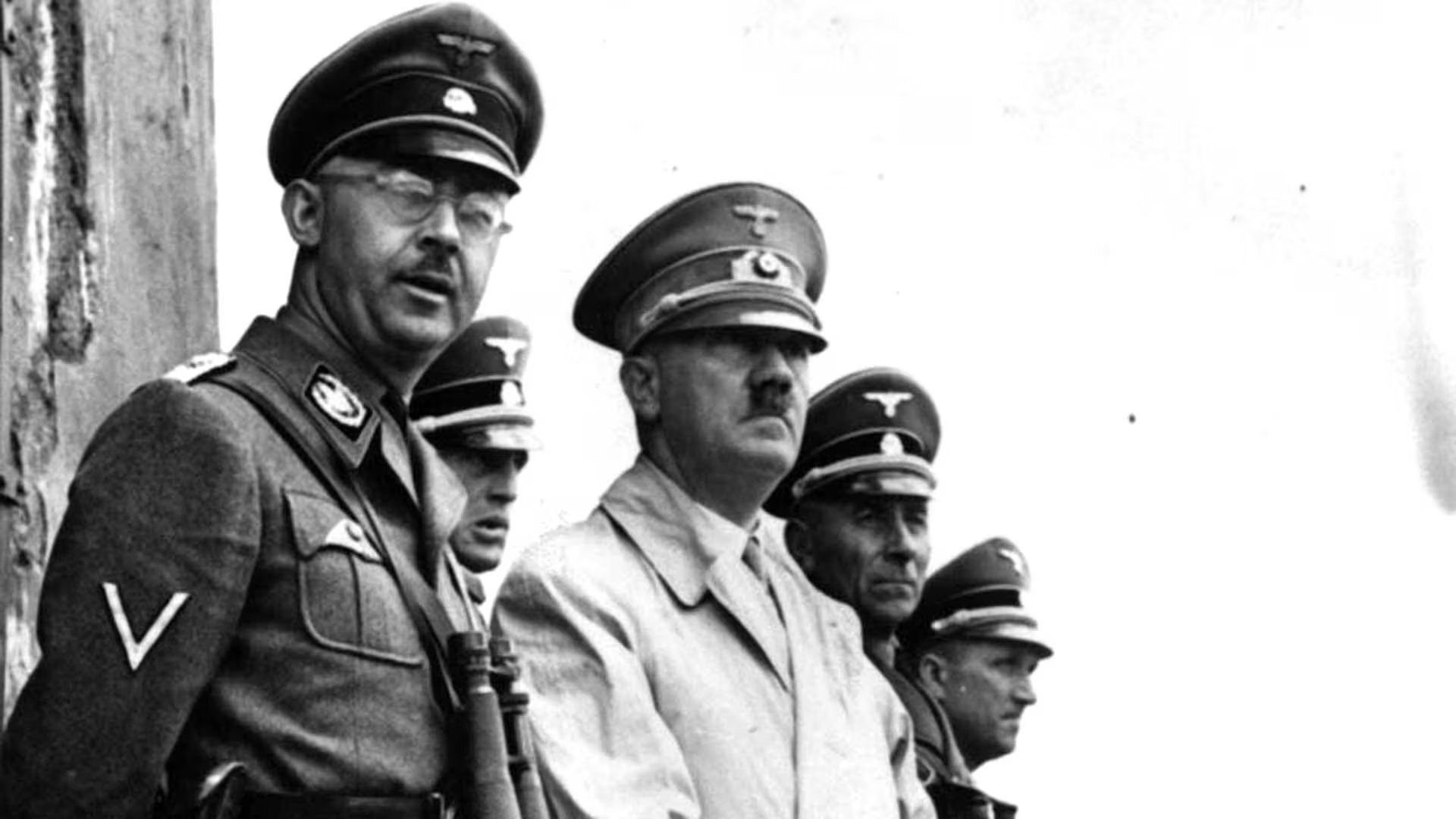 Cuando Hitler supo que Himmler estaba negociando a sus espaldas con los Aliados su reacción fue furibunda: ordenó fusilarlo allí donde lo encontraran
