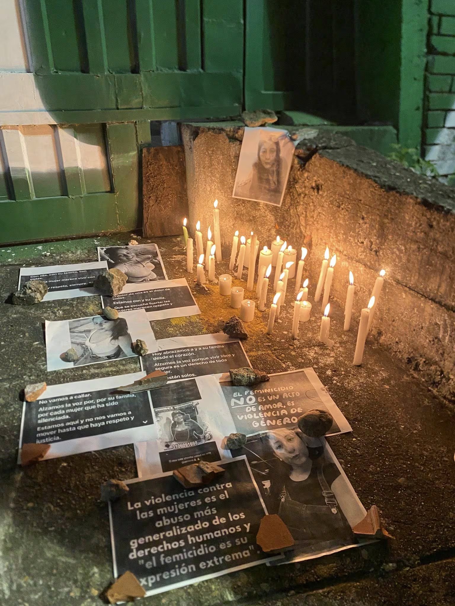 Mujere hinchas del Huila hicieron una velatón en apoyo a Wendy Yohana Sepúlveda- crédito @diariodelhuila / X