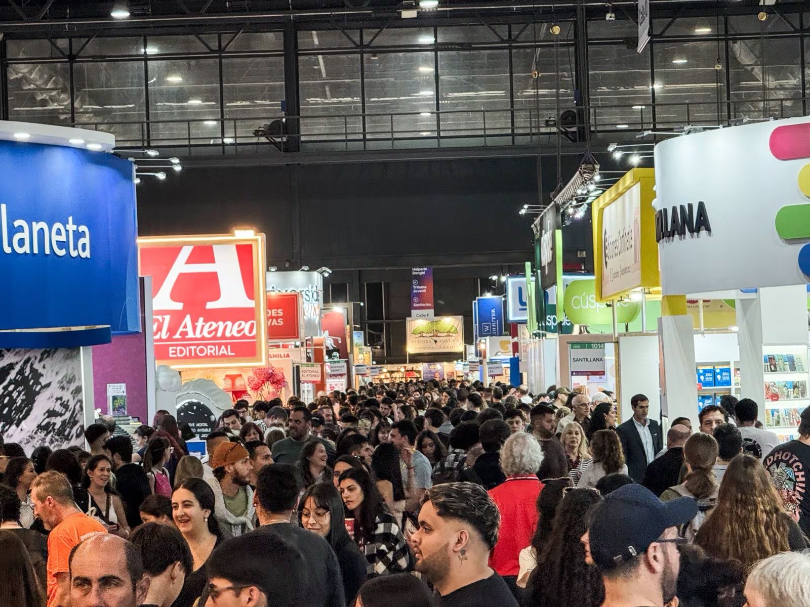 La entrada a la Feria del Libro de Buenos Aires cuesta 8.000 pesos de lunes a jueves y 12.000 los viernes, sábados y domingos