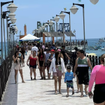 Feriado del 24 de mayo: Puerto López con 80 % de reservas hoteleras, Manta al 35 %