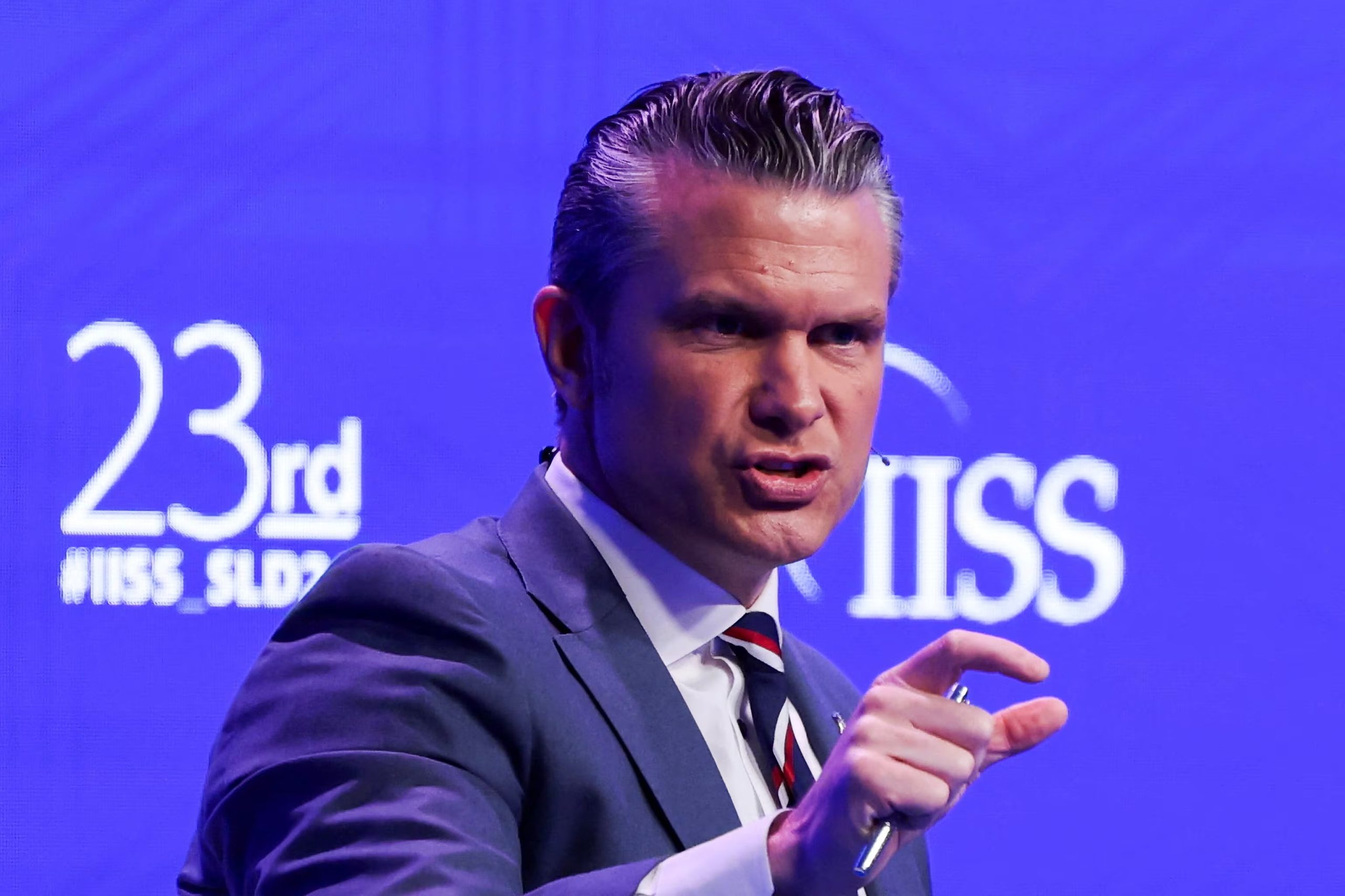 El titular del Pentágono y secretario de Guerra, Pete Hegseth (REUTERS/Edgar Su)