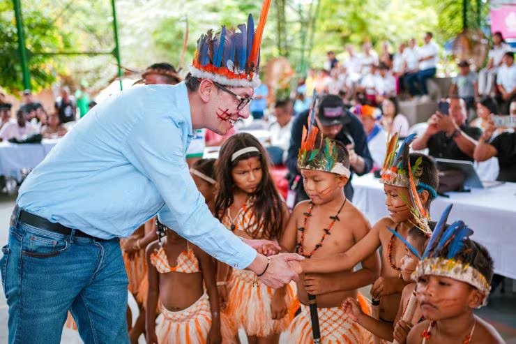 La cumbre reunió a representantes de 64 pueblos indígenas de la Amazonía colombiana en Guaviare. - crédito MinEducación