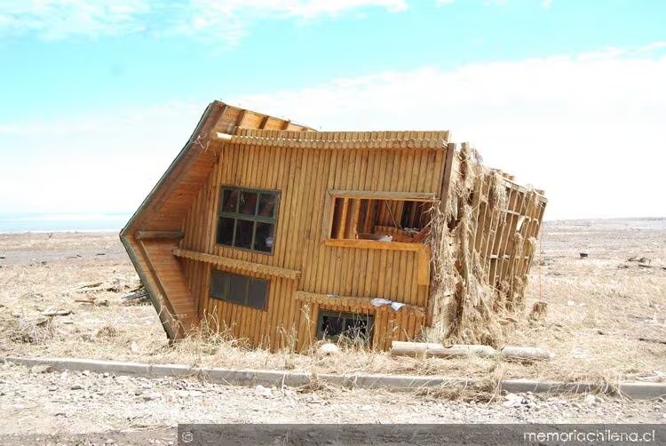 En 2010 ocurrió el sismo fuerte más reciente de Chile.
(Archivo Fotográfico y Digital de la Biblioteca Nacional de Chile)