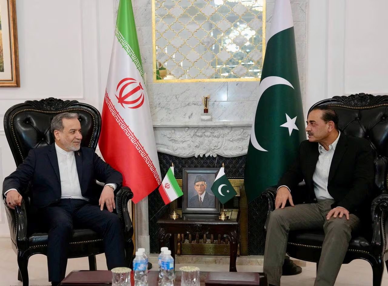 Pakistán mantiene su mediación para lograr un acuerdo de paz entre EEUU e Irán (Seyed Abbas Araghchi via Telegram/Handout via REUTERS)