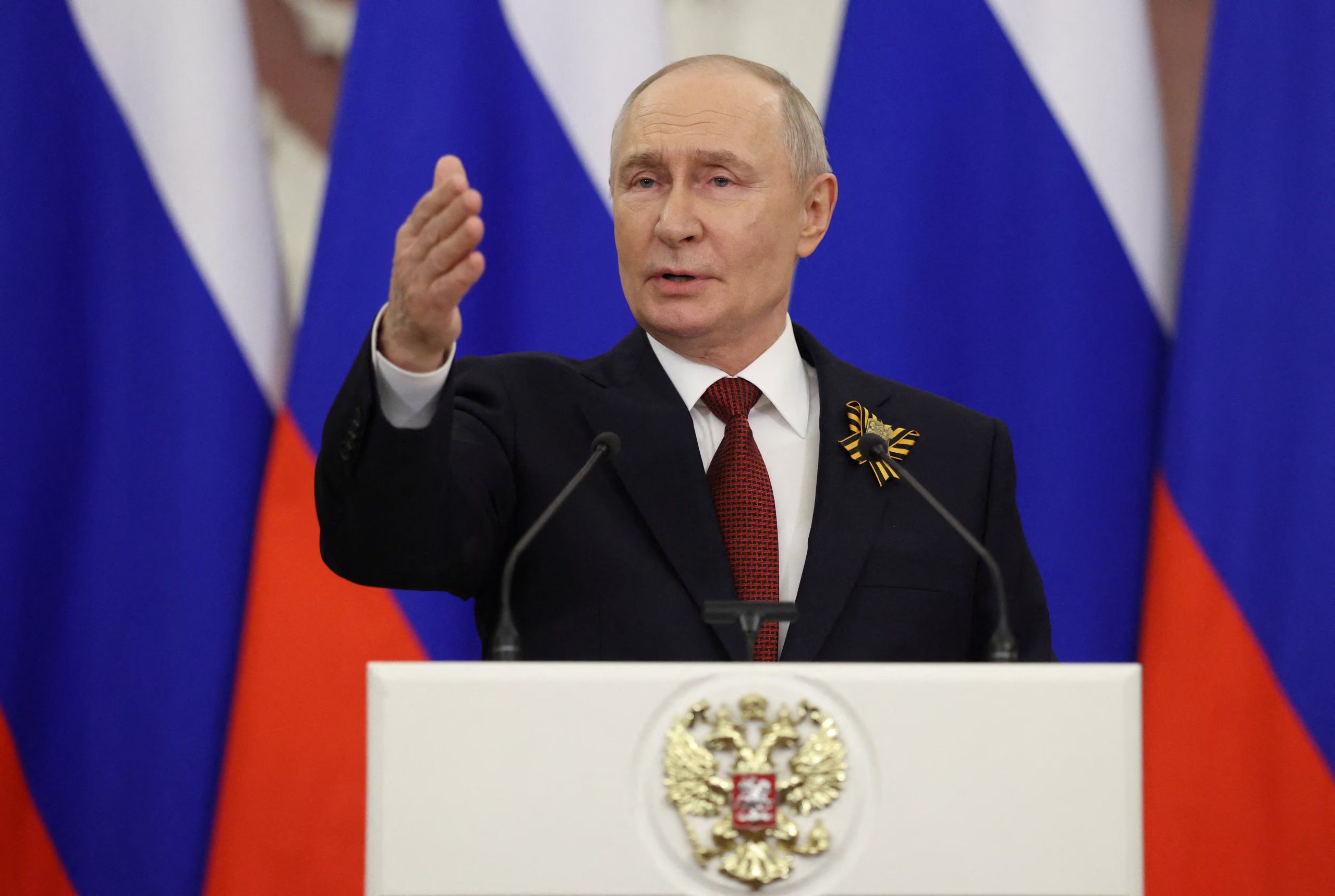 Putin no descartó mantener un encuentro con Zelensky pero estableció ciertas condiciones (REUTERS/Ramil Sitdikov)