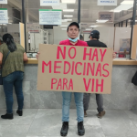 “Están poniendo en riesgo nuestras vidas”: alerta por falta de antirretrovirales en el IESS HCAM
