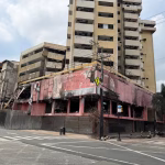 Retiro y reubicación de cerramiento en alrededores de edificio Multicomercio buscan mejorar la vigilancia