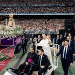80.000 personas reciben al Papa León XIV en el Bernabéu en multitudinario encuentro