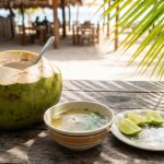 Agua de coco, consomé o limón con sal: ¿qué funciona realmente para la resaca?