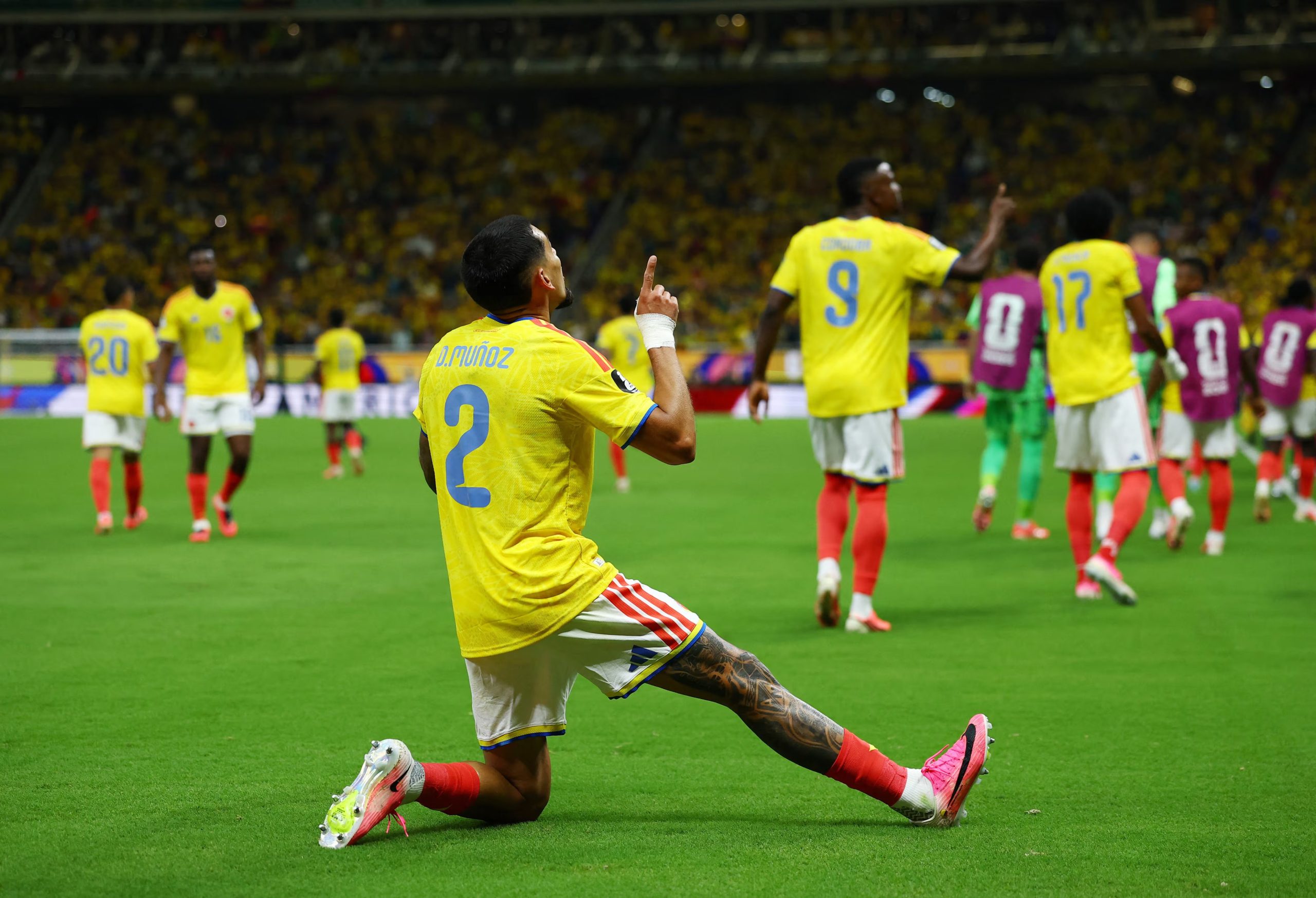 En la fase de grupos Colombia anotó cuatro goles. Dos de ellos fueron del defensa Daniel Muñoz - crédito Daniel Becerril/Reuters