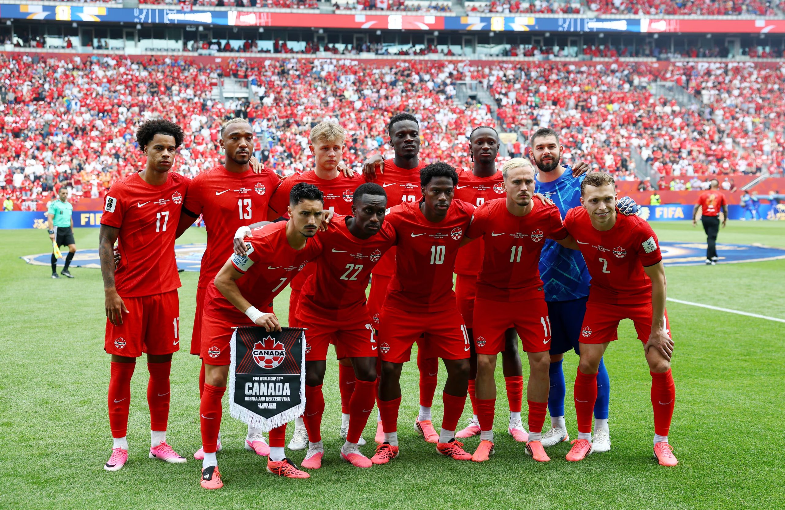 Los canadienses fueron los únicos que no pudieron ganar. (REUTERS/Bernadett Szabo)