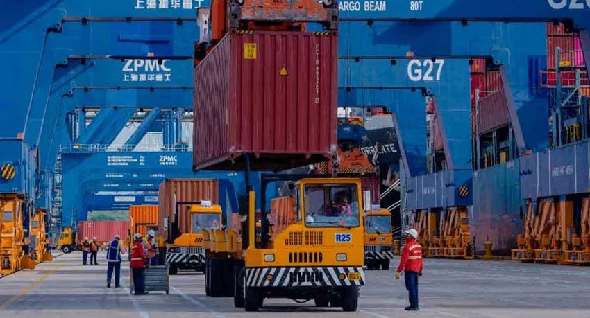 Las exportaciones colombianas podrían verse afectadas por la posible subida de aranceles en Estados Unidos. - crédito Mincit
