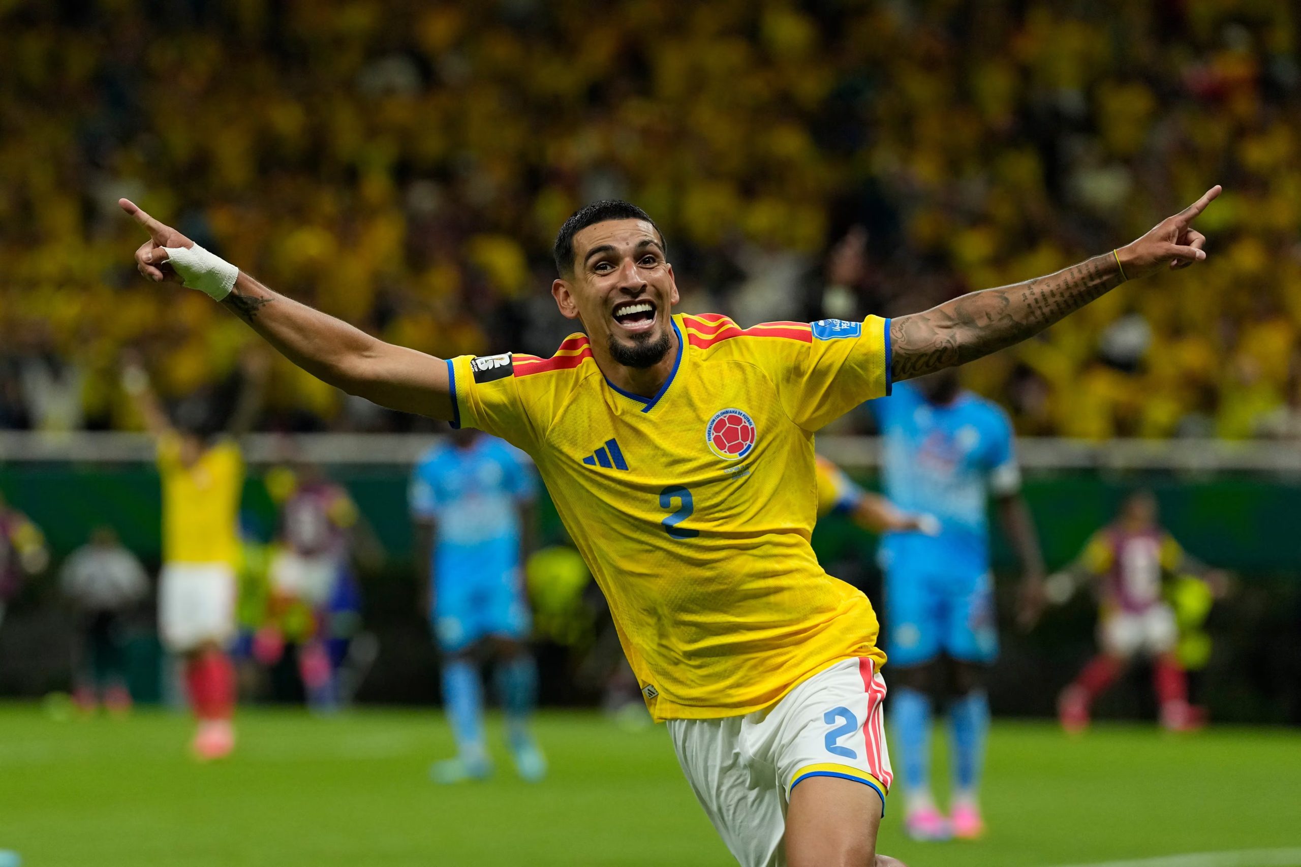 Daniel Muñoz convirtió el gol de Colombia tras una acción iniciada por Quintero y Córdoba que desvió Steve Kapuadi antes de vencer a Mpasi - crédito Ricardo Mazalan/AP