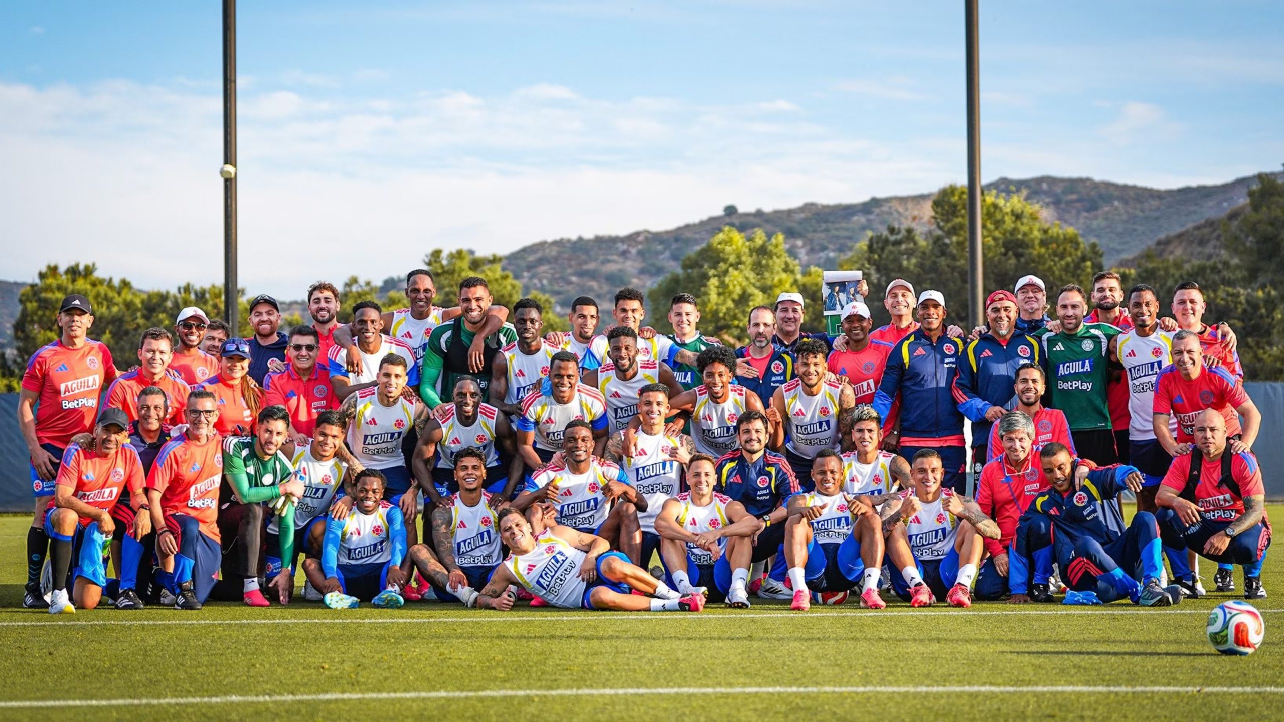 La selección Colombia tuvo su última práctica antes de concentrar en la base de entrenamiento en Guadalajara - crédito FCF